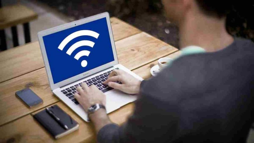 कैफे या पब्लिक जगह पर करते हैं Wi-Fi का इस्तेमाल? जानिए कैसे खतरे में पड़ सकता है आपका डेटा, लॉगिन करने से पहले जान लें ये ट्रिक्स