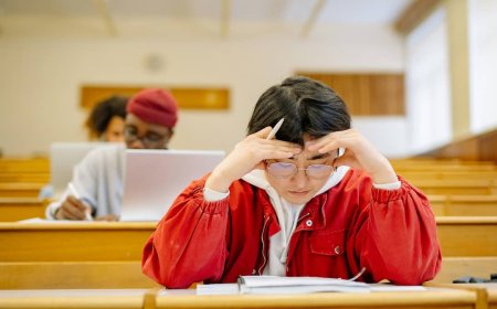 Student Mental Stress: छात्रों में मानसिक तनाव के शुरुआती लक्षण कैसे पहचानें पैरेंट्स? दिक्कत से पहले हो जाएं अवेयर