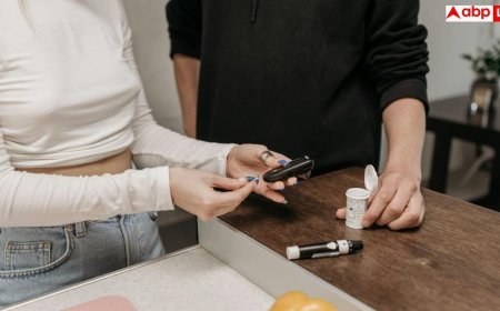 Diabetes Prevention Tips: फीकी चाय पीकर खुद को सेफ समझने वाले सावधान, आपकी ये 3 आदतें दे रही हैं डायबिटीज को दावत