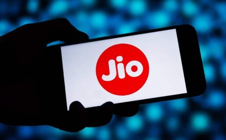 Jio का धमाका! एक ही रिचार्ज में मिल रहे 15 OTT ऐप्स, Netflix-Amazon वालों की बढ़ी टेंशन