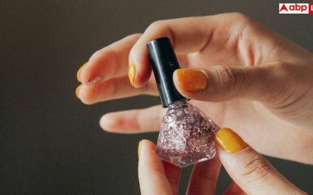 Nail Polish Cancer Risk: नेल पॉलिश से भी हो सकता है कैंसर, आप भी रोज लगाती हैं तो हो जाएं सावधान