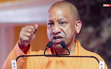 पढ़ाई में अव्वल छात्रों पर योगी सरकार मेहरबान, टॉपर्स को मिलेगा कैश और टैबलेट