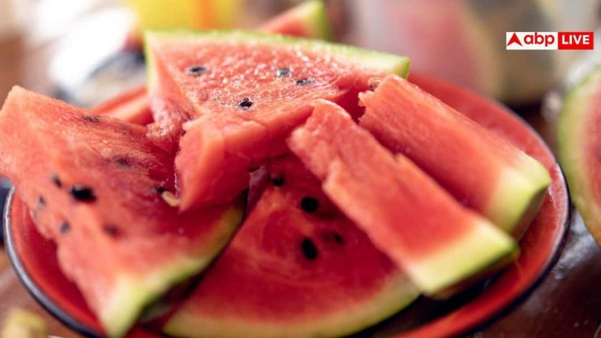 Can Diabetics Eat Watermelon: क्या शुगर के मरीज तरबूज खा सकते हैं, क्या कहते हैं एक्सपर्ट‌?