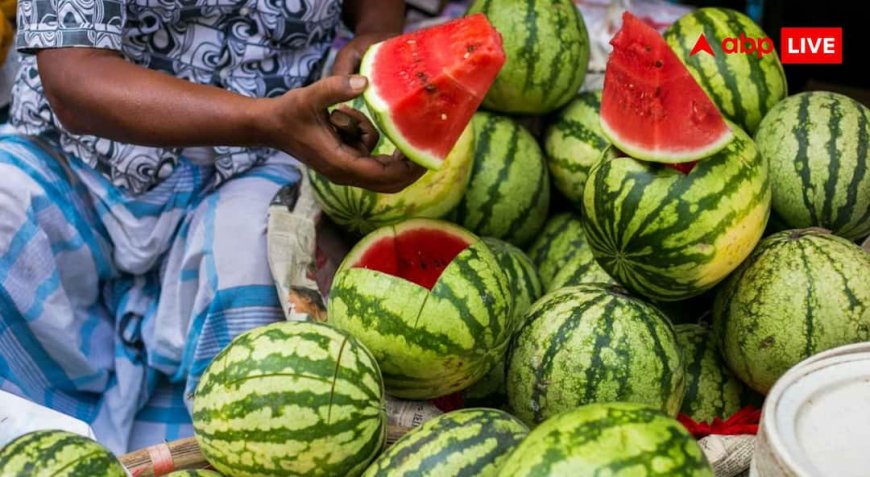 Watermelon Health Tips: क्या आप भी गलत तरीके से खा रहे तरबूज? रात में भूलकर भी न करें ये काम, जानें इसे खाने का सही समय