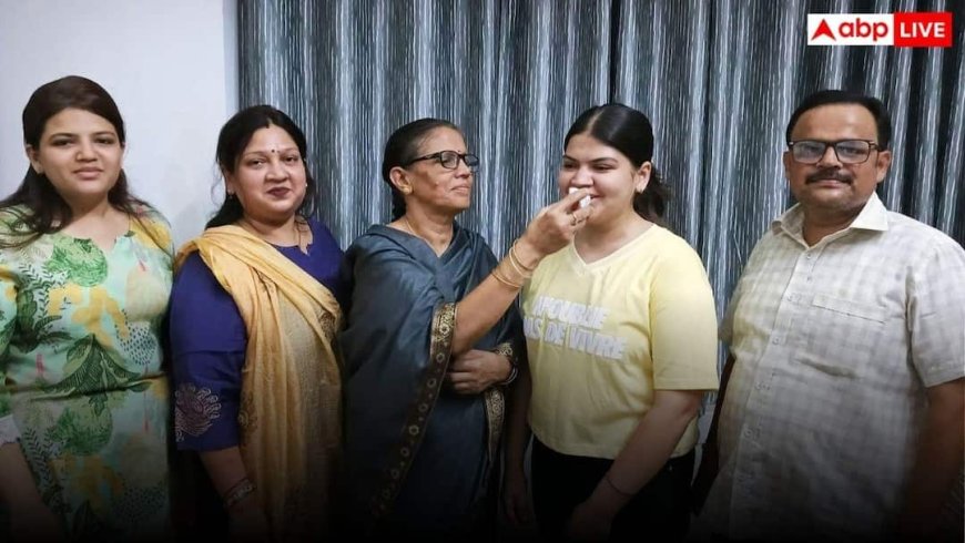 CBSE 12th Result 2026: भदोही की इशिता गुप्ता ने जिले में किया टॉप, मिले 96.6% अंक, देखें टॉपर्स लिस्ट