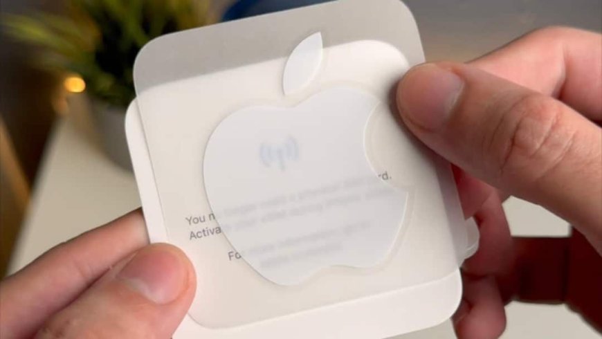 Apple ने आखिर क्यों बंद किए iPhone Box में आने वाले Free Stickers? सामने आई असली वजह