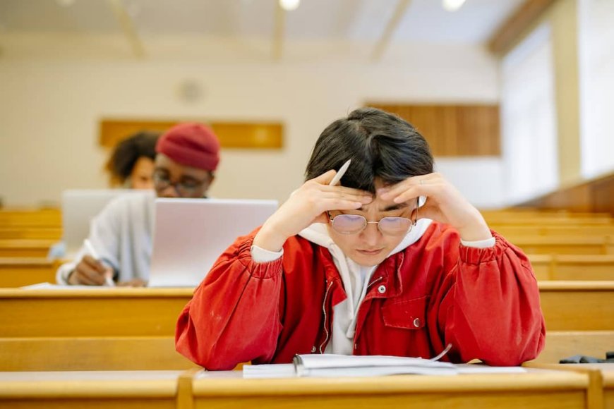 Student Mental Stress: छात्रों में मानसिक तनाव के शुरुआती लक्षण कैसे पहचानें पैरेंट्स? दिक्कत से पहले हो जाएं अवेयर