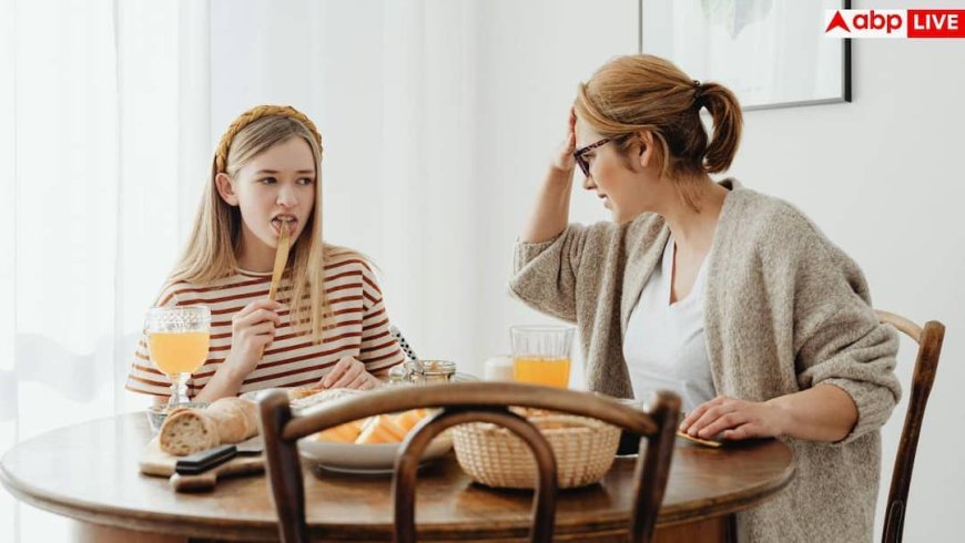 Teenage Daughter Problems: टीनएज बेटियों के बदलते बर्ताव को न लें हल्के में, पैरेंट्स की 1 गलती पड़ सकती है भारी