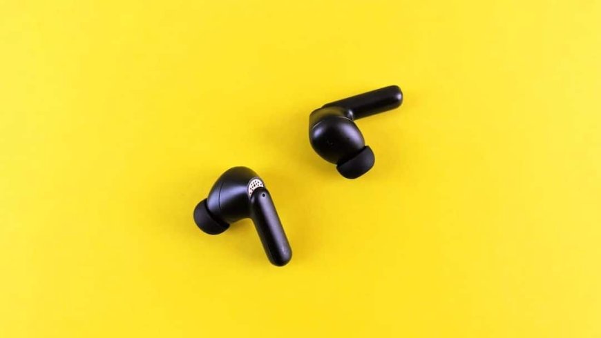 क्या कानों में लगे Earbuds कर सकते हैं आपकी जासूसी? जानिए क्या है इसकी सच्चाई