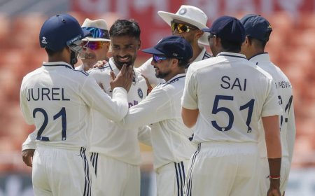 IND vs AFG Test Day 2 Live Score: सिराज की आतिशी पारी का अंत, भारत का 8वां विकेट गिरा; वाशिंगटन-कुलदीप क्रीज पर मौजूद