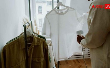 Washing White Clothes Tips : सफेद शर्ट पर लग गया है दूसरे कपड़े का रंग, मिनटों में ऐसे हो जाएगा साफ