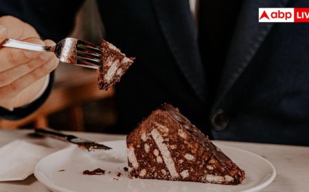 Best Time To Eat Dessert: मीठा खाने की आदत बदल सकती है सेहत, डॉक्टर ने बताया मिठाई खाने का सही समय