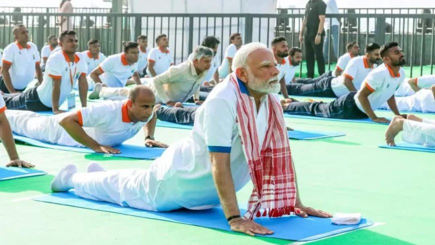 International Yoga Day 2026 Live: कोलकाता में PM मोदी और गुजरात में अमित शाह कर रहे योग, दिल्ली से लेह तक कार्यक्रम
