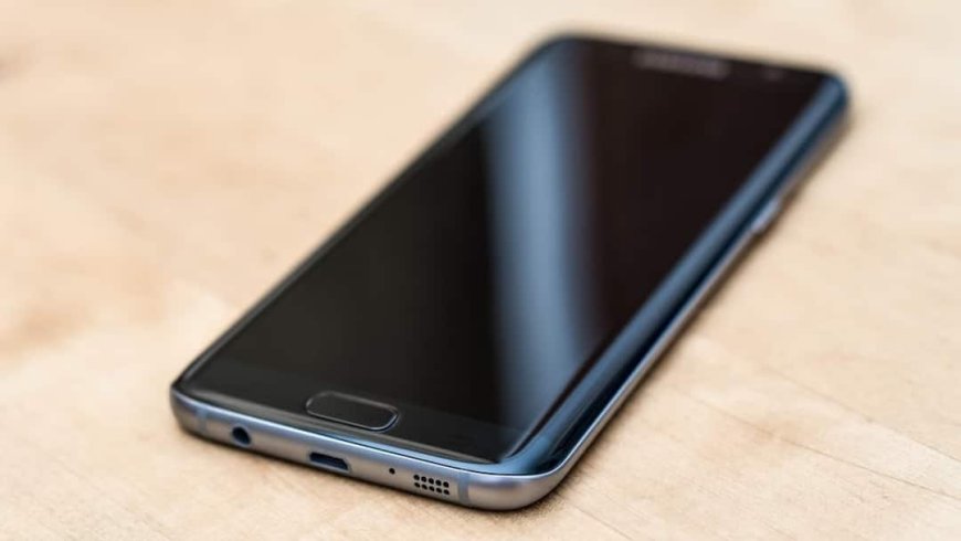 एक समय धूम मचाने वाले Curved Display Phone क्यों हो गए गायब? यह है सबसे बड़ा कारण
