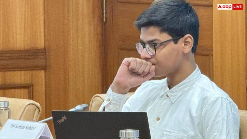 CBSE की पोल खोलने वाले  12वीं के स्टूडेंट सार्थक सिद्धांत ने लॉन्च किया पोर्टल, 1.66 करोड़ सरकारी रिकॉर्ड किए सार्वजनिक