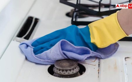 Gas Stove Cleaning: गैस चूल्हे पर जम गई है तेल-मसाले की काली परत? नोट करें मिनटों में चमकाने की ये जादुई ट्रिक