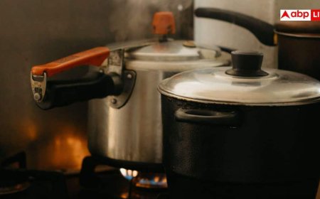 Potato Boiling Guide: एक, दो या तीन... कुकर में कितनी सीटी में पक जाते हैं आलू? जान लें काम की बात