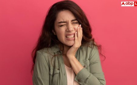 Gum Disease Symptoms: क्या बारिश में आपके मसूड़ों से भी आता है खून? एक्सपर्ट से जानिए इसके पीछे की बड़ी वजह
