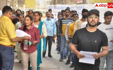 क्यों भारतीय युवा सरकारी नौकरियों के पीछे इतने पागल हैं?