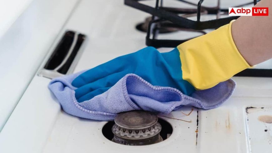 Gas Stove Cleaning: गैस चूल्हे पर जम गई है तेल-मसाले की काली परत? नोट करें मिनटों में चमकाने की ये जादुई ट्रिक