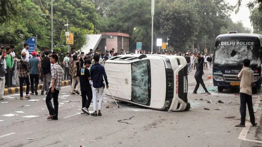 कर्तव्य पथ हिंसा केस में बड़ा खुलासा, हत्या के प्रयास समेत 13 धाराओं में FIR; FRS कैमरों से 2 हजार से ज्यादा संदिग्धों की पहचान