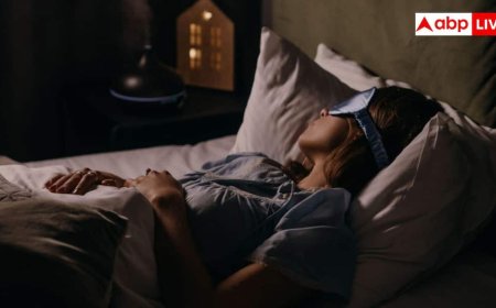 Sleeping With Lights On:लाइट जलाकर सोते हैं? गायनेकोलॉजिस्ट ने बताया कैसे बिगड़ सकता है हार्मोनल बैलेंस
