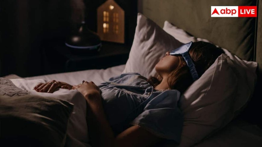 Sleeping With Lights On:लाइट जलाकर सोते हैं? गायनेकोलॉजिस्ट ने बताया कैसे बिगड़ सकता है हार्मोनल बैलेंस