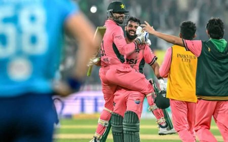 113 रन ठोक शादाब खान ने बनाए 4 सबसे बड़े रिकॉर्ड, इंग्लैंड के जबड़े से छीनी जीत
