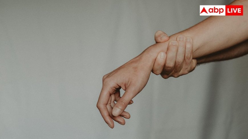 सोते-सोते सुन्न हो जाता है हाथ, हो सकती है गंभीर वजह 
